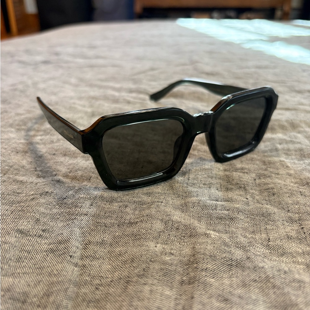 Meller Nayah Square Sunglasses